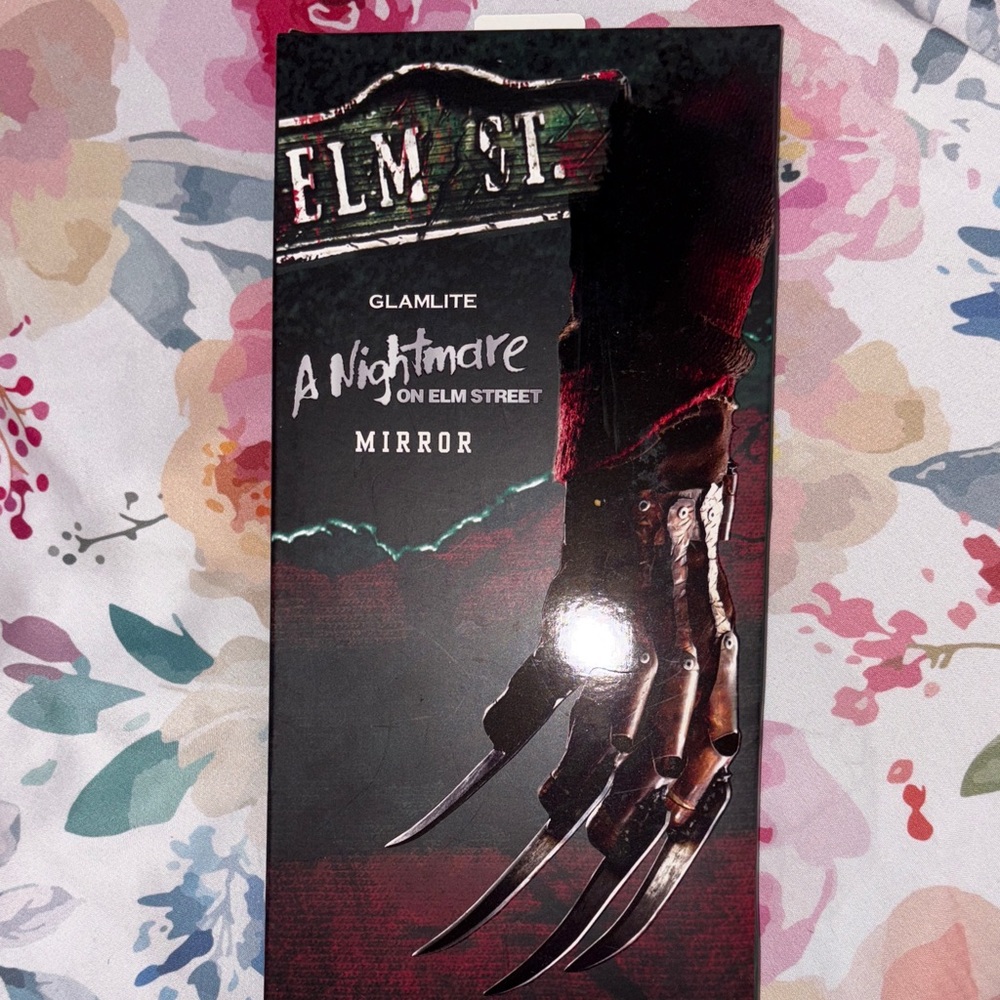 Glamlite A Nightmare on Elm Street Mirror - Red and Black